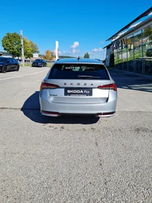 Škoda Octavia Combi Sportline TSI mHEV DSG in Smokey Diamond-Silber Metallic