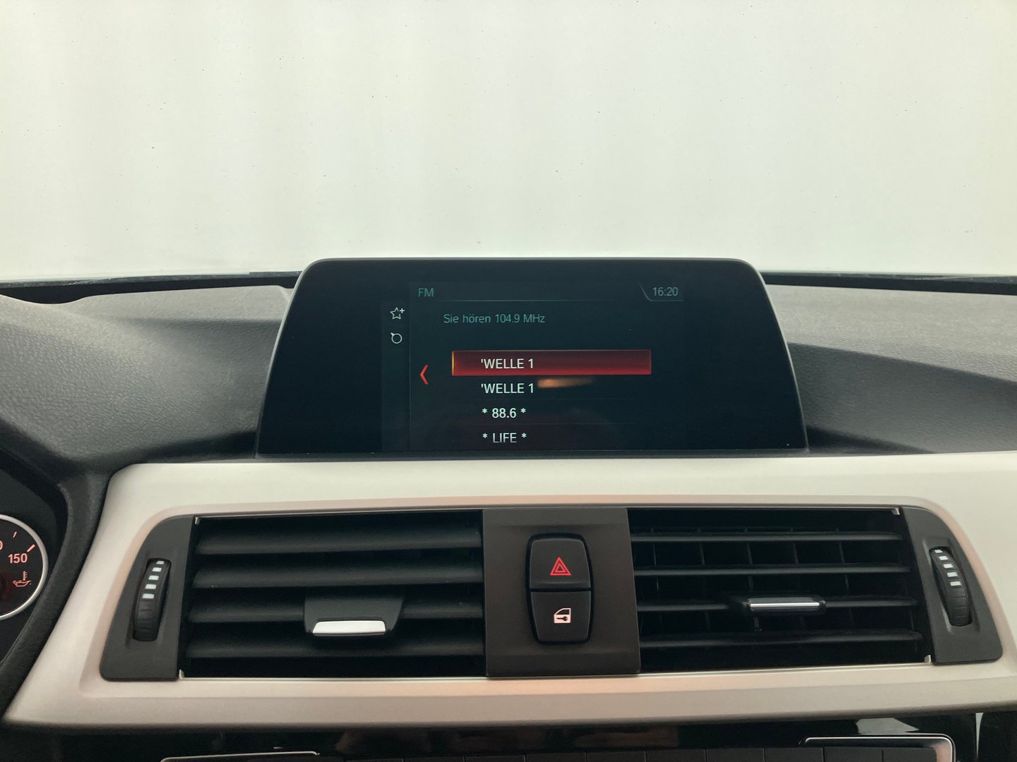 BMW 320d Touring EfficientDynamics | Bild 8 von 14