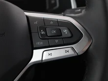 VW Polo R-Line TSI DSG in Deep Black Perleffekt