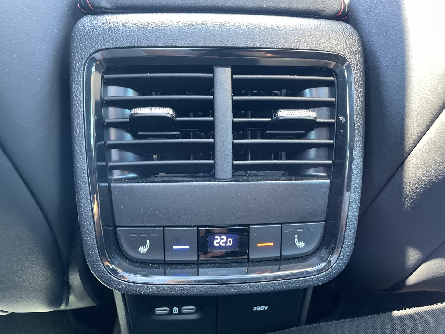 Škoda OCTAVIA Combi 4x4 RS TDI DSG | Bild 20 von 27