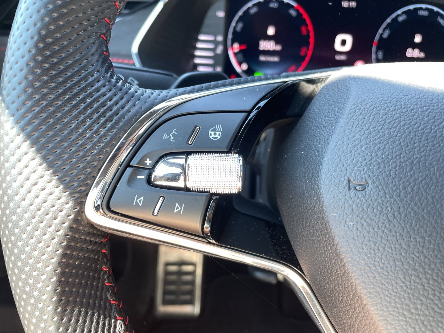 Škoda OCTAVIA Combi 4x4 RS TDI DSG | Bild 10 von 27