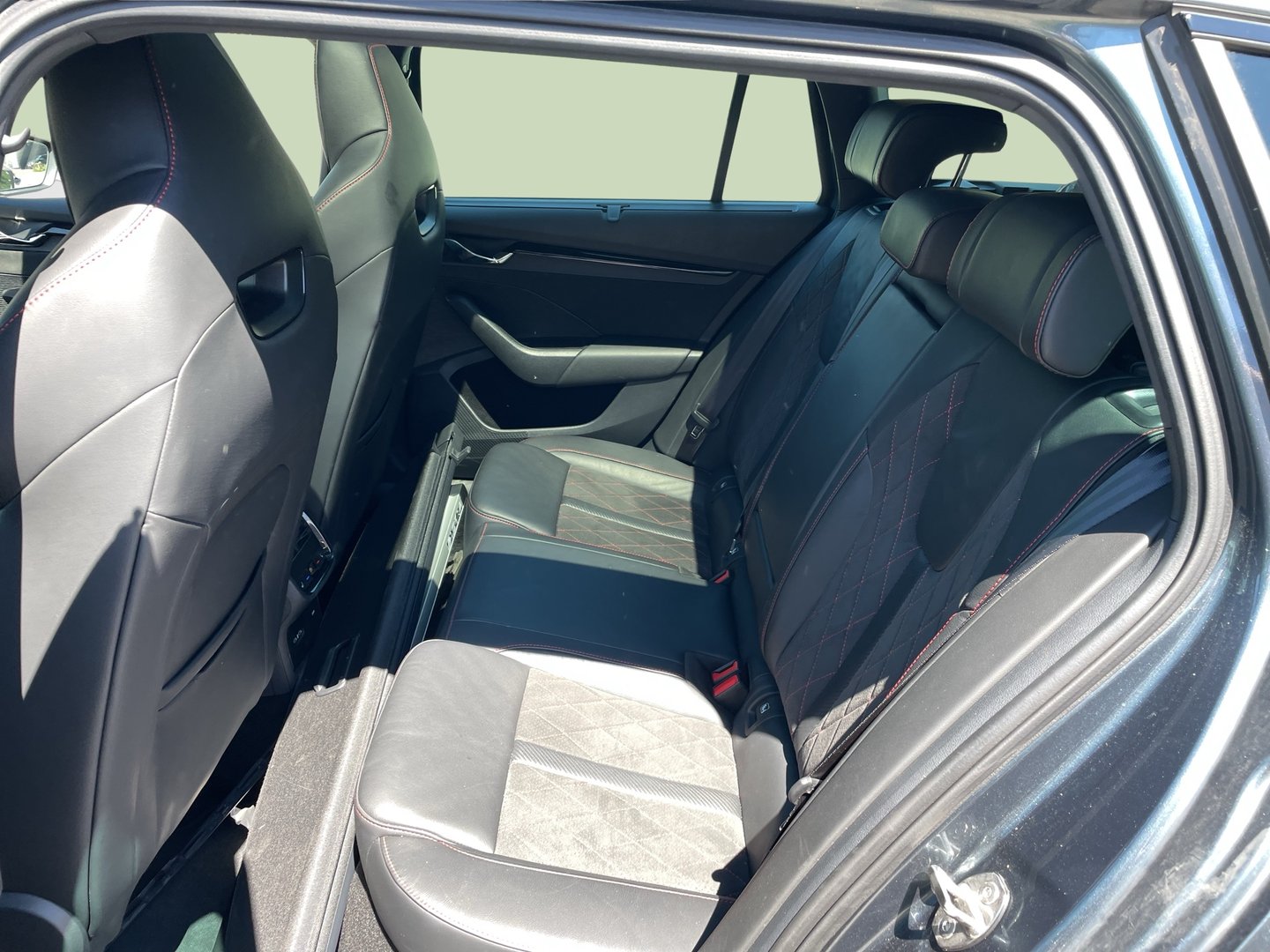 Škoda OCTAVIA Combi 4x4 RS TDI DSG | Bild 19 von 27