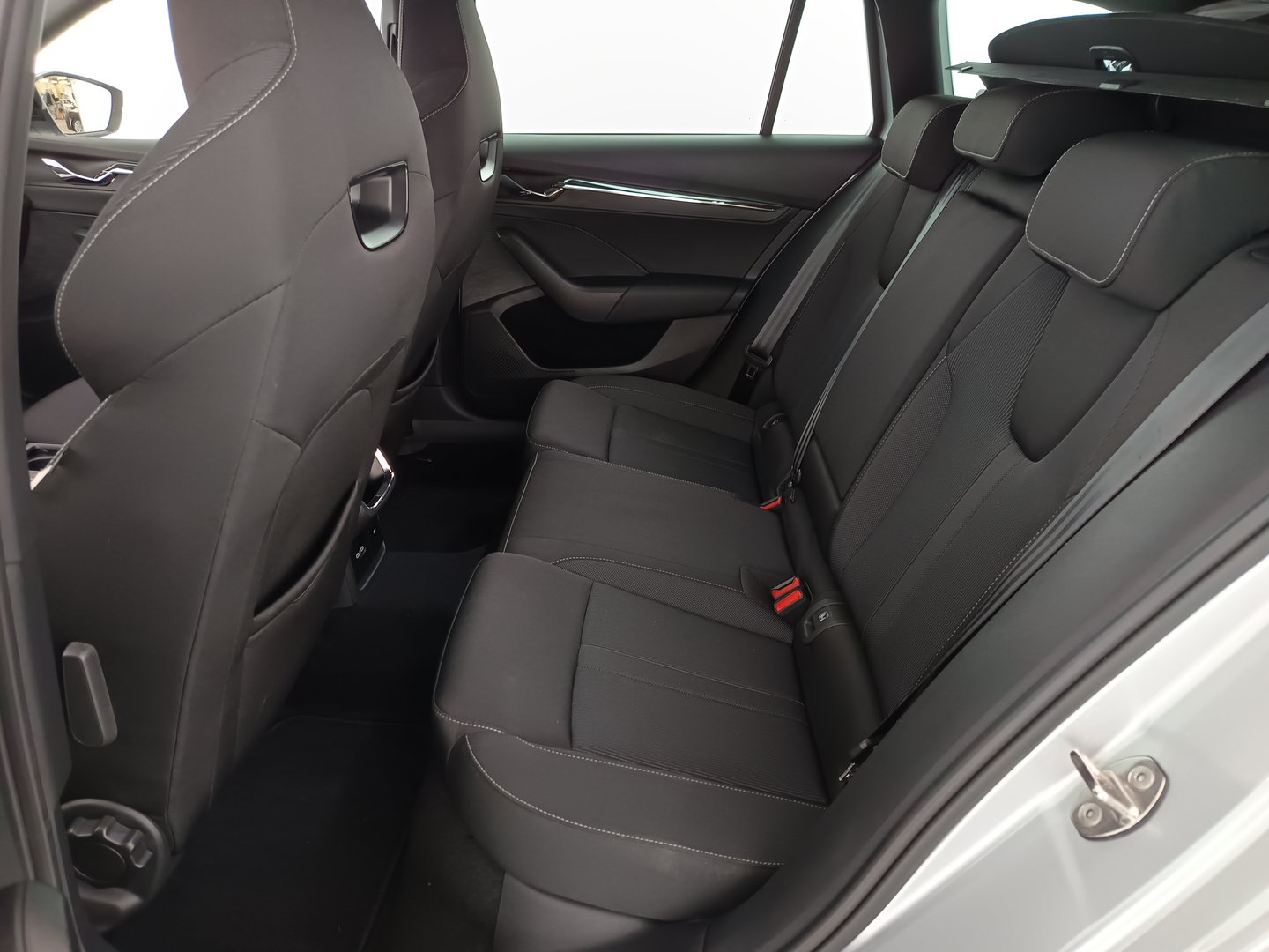 Škoda OCTAVIA Combi 4x4 Style TDI DSG | Bild 32 von 38