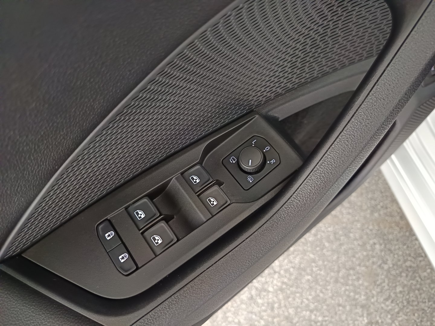 Škoda OCTAVIA Combi 4x4 Style TDI DSG | Bild 11 von 38