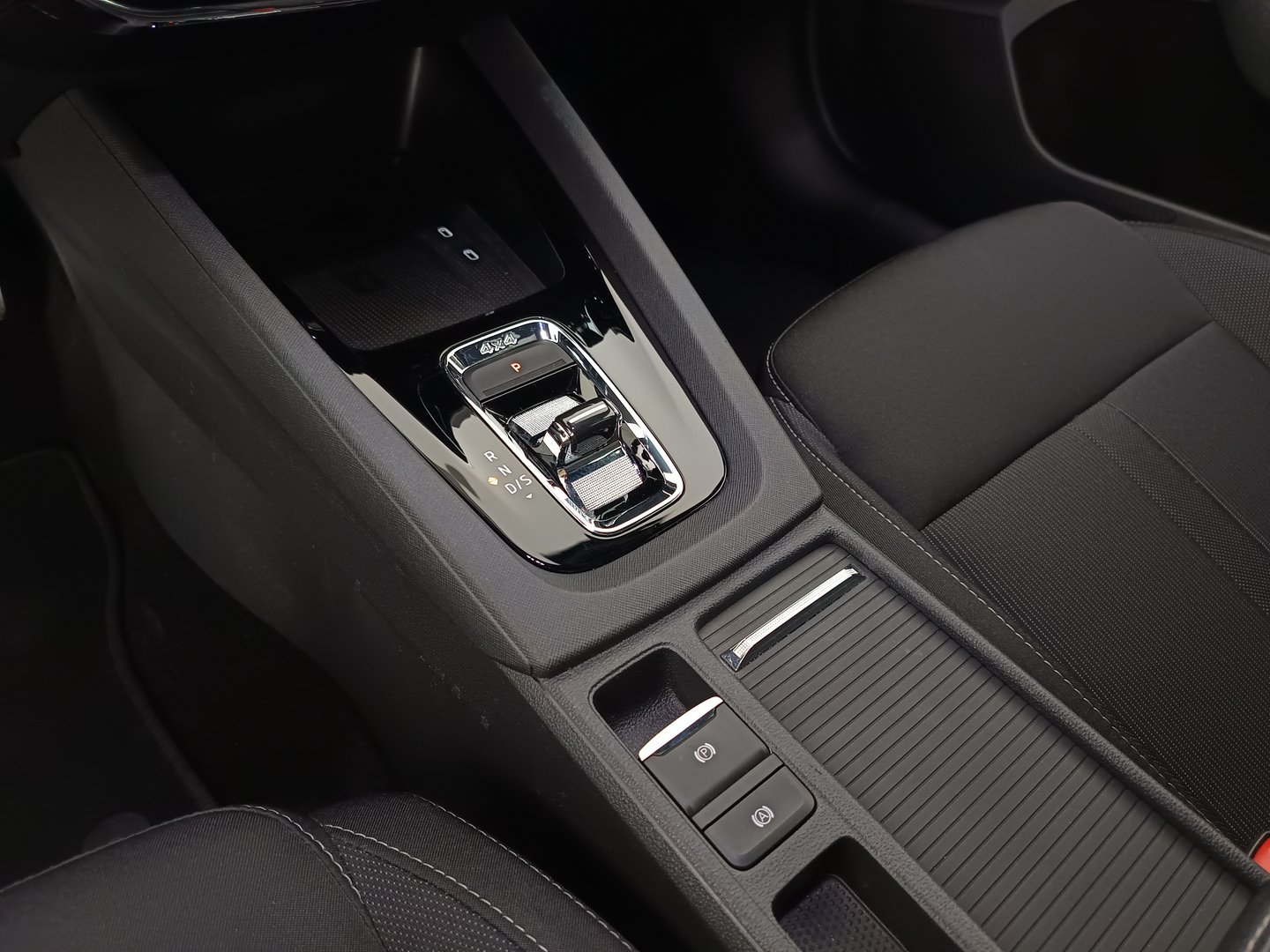Škoda OCTAVIA Combi 4x4 Style TDI DSG | Bild 31 von 38