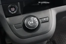 Peugeot Expert Kasten Premium TwinCab / Edition L2 in Platinium Grau Metallic