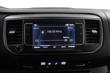 Peugeot Expert Kasten Premium TwinCab / Edition L2 in Platinium Grau Metallic