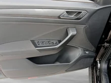 VW T-Roc Sport TSI ACT DSG in DEEP BLACK PERLEFFEKT