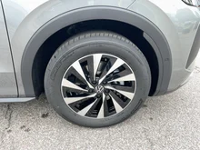 VW T-Roc Life eTSI DSG in Wolf Grey Dach Black Uni