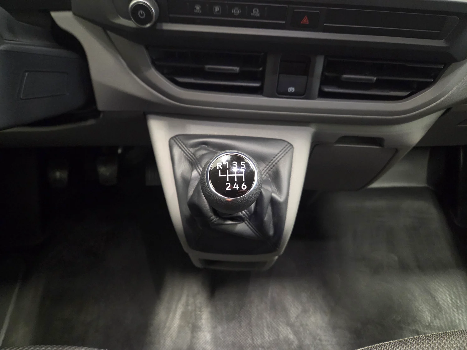 Bild eines Transporter Kombi TDI