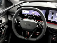 Audi Q5 e-hybrid quattro 270 KW in Mythosschwarz Metallic