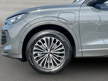 VW Tiguan Friends eHybrid DSG 150 kW in Delfingrau Metallic