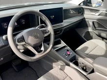 VW Tiguan Friends eHybrid DSG 150 kW in Delfingrau Metallic