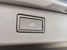 VW Tiguan Friends eHybrid DSG 150 kW in Delfingrau Metallic