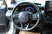 Toyota Corolla Kombi 1,8 Hybrid Active in Weiß