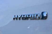 Toyota Corolla Kombi 1,8 Hybrid Active in Weiß