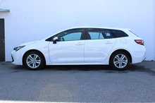 Toyota Corolla Kombi 1,8 Hybrid Active in Weiß