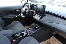 Toyota Corolla Kombi 1,8 Hybrid Active in Weiß