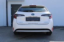 Toyota Corolla Kombi 1,8 Hybrid Active in Weiß