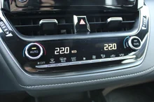 Toyota Corolla Kombi 1,8 Hybrid Active in Weiß