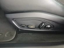Porsche Taycan 4S in weiss - metallic