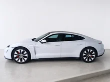 Porsche Taycan 4S in weiss - metallic