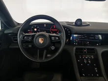 Porsche Taycan 4S in weiss - metallic