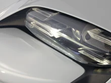 Porsche Taycan 4S in weiss - metallic