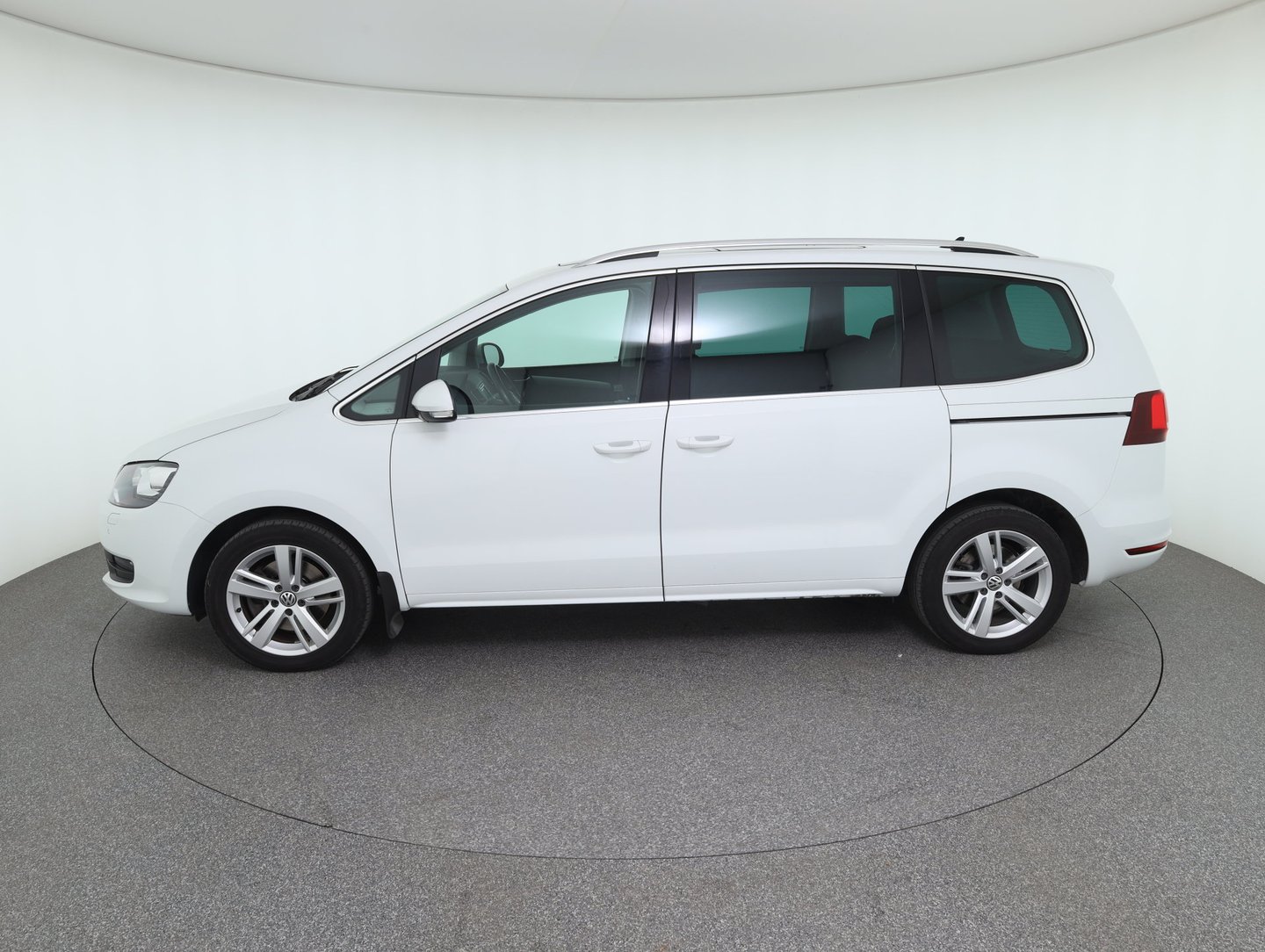 VW Sharan Comfortline TDI SCR DSG 7-Sitzer | Bild 8 von 32