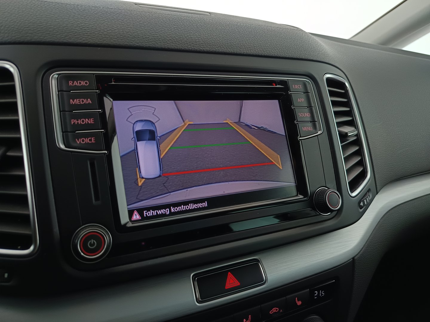 VW Sharan Comfortline TDI SCR DSG 7-Sitzer | Bild 19 von 32