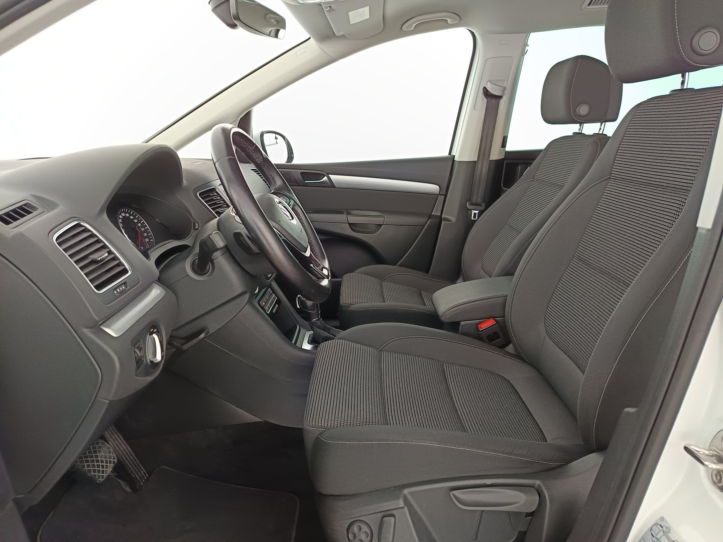 VW Sharan Comfortline TDI SCR DSG 7-Sitzer | Bild 13 von 32
