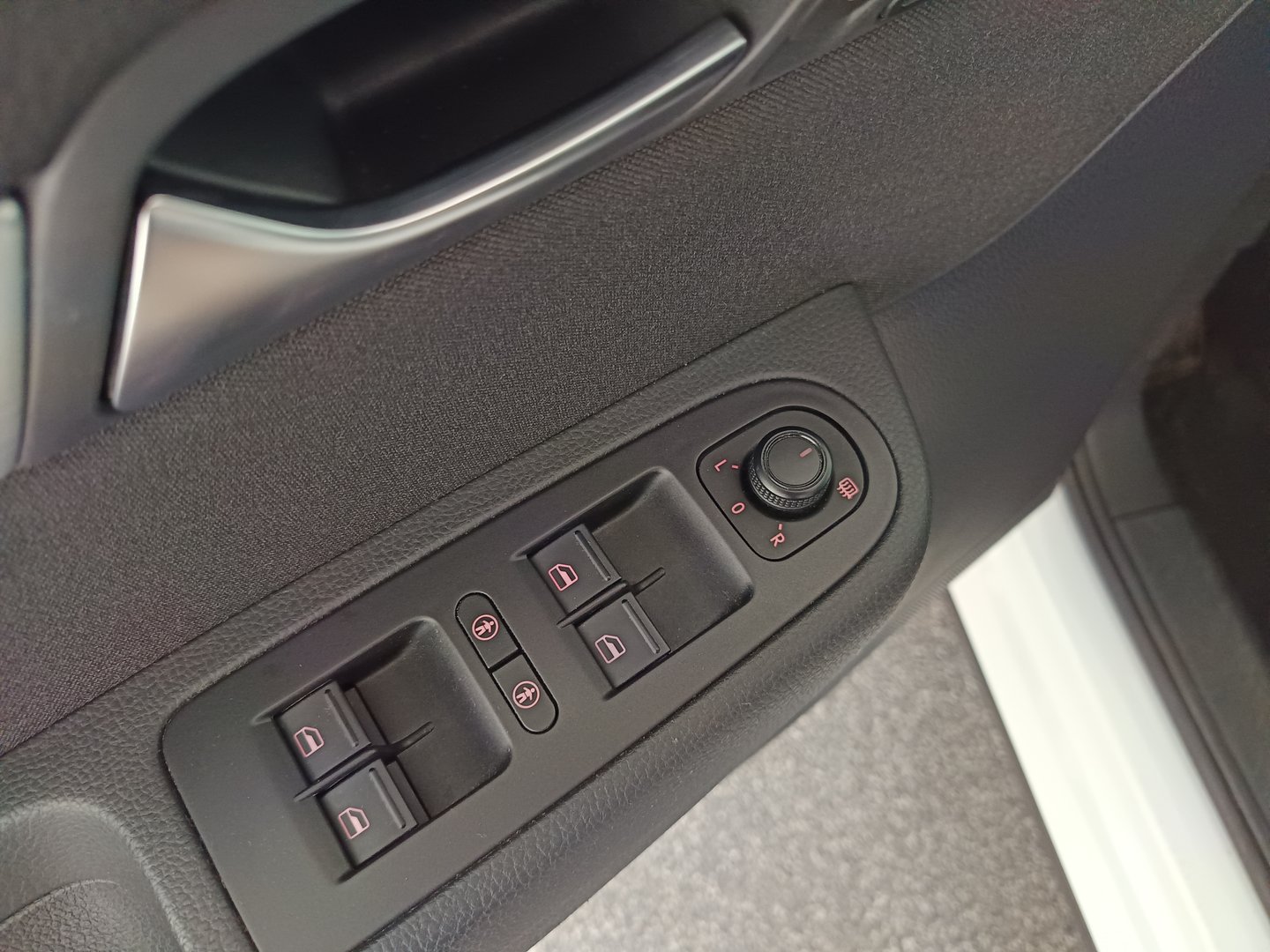 VW Sharan Comfortline TDI SCR DSG 7-Sitzer | Bild 11 von 32
