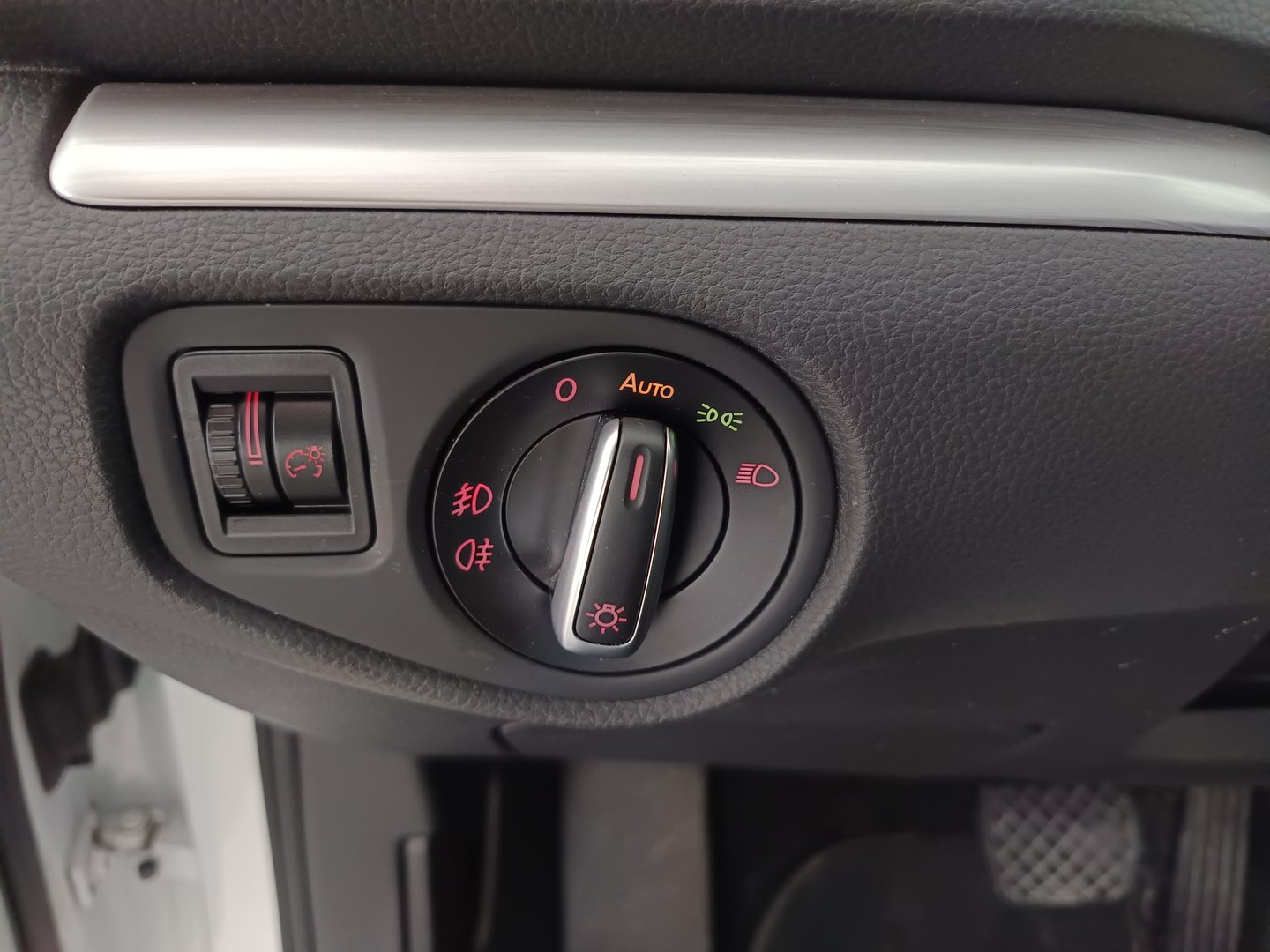 VW Sharan Comfortline TDI SCR DSG 7-Sitzer | Bild 12 von 32