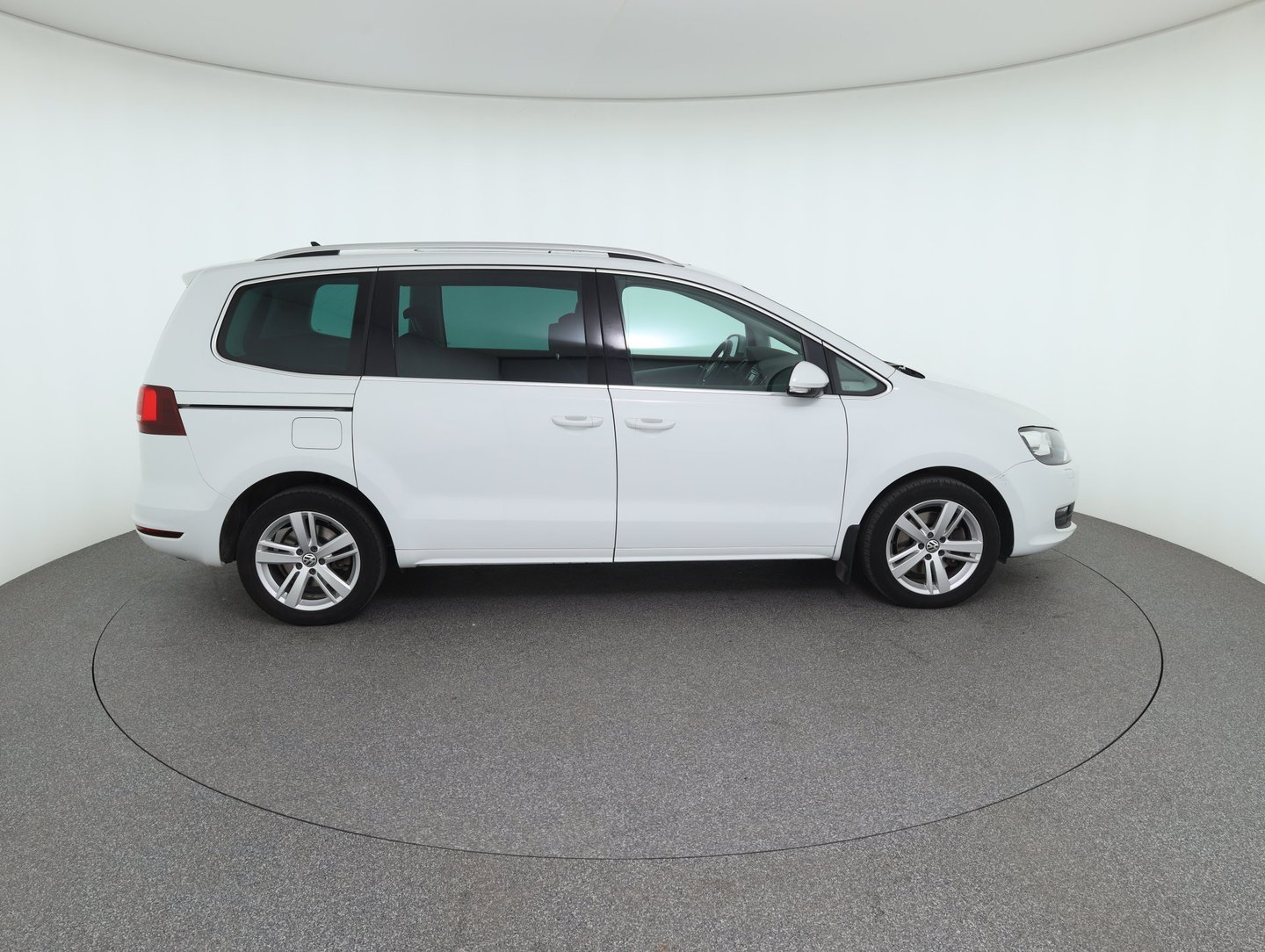 VW Sharan Comfortline TDI SCR DSG 7-Sitzer | Bild 4 von 32