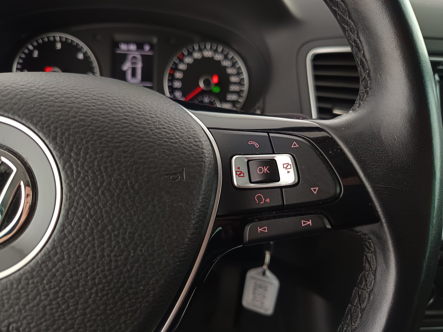 VW Sharan Comfortline TDI SCR DSG 7-Sitzer | Bild 17 von 32