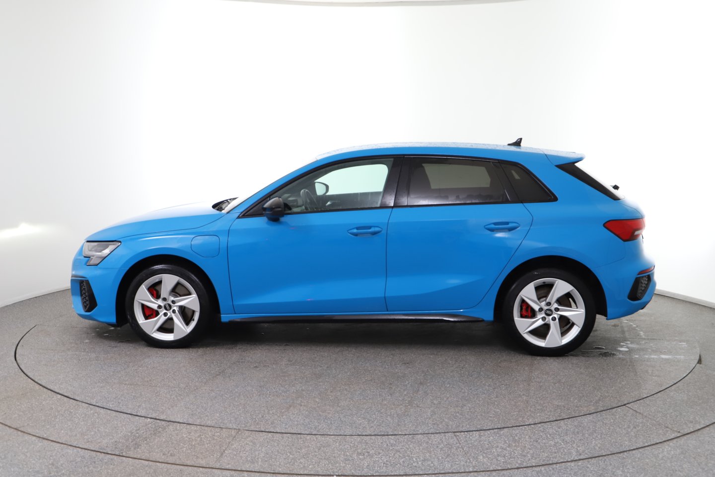 Audi A3 Sportback 45 TFSIe S line | Bild 2 von 30