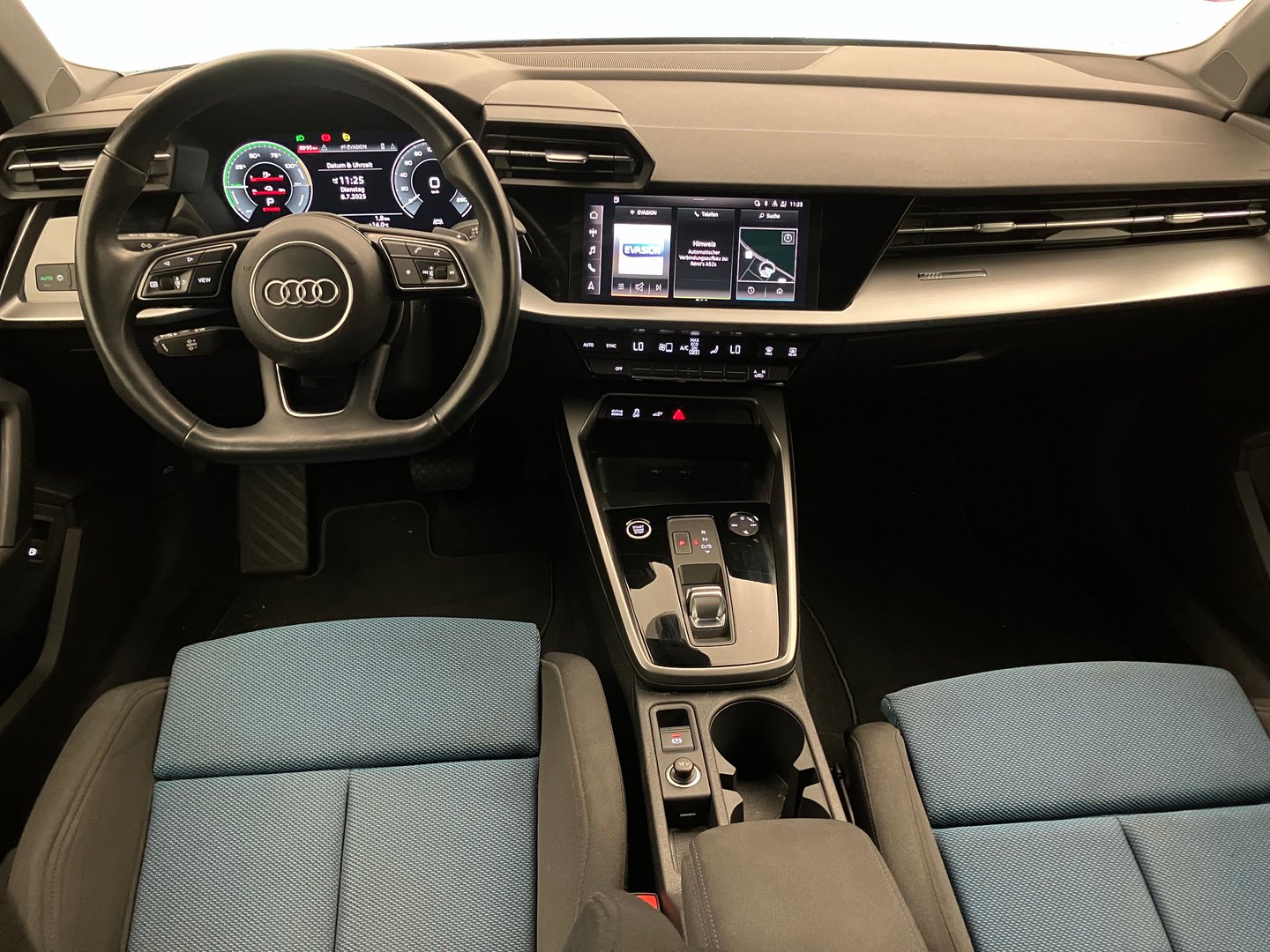 Audi A3 Sportback 45 TFSIe S line | Bild 12 von 30