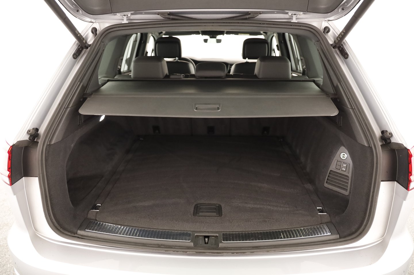 VW Touareg Elegance eHybrid 4MOTION | Bild 25 von 29