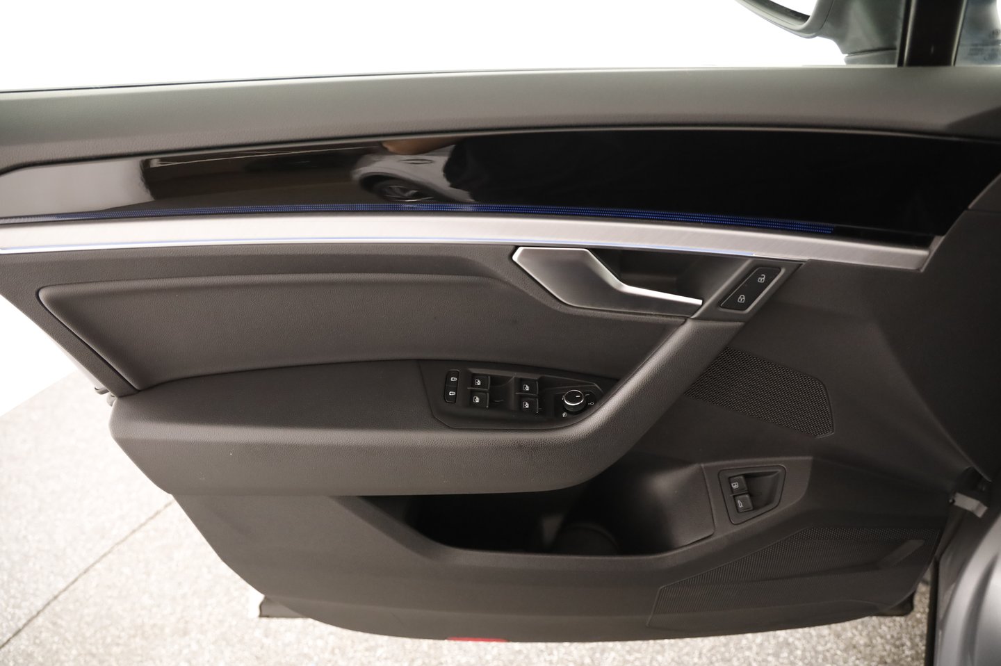 VW Touareg Elegance eHybrid 4MOTION | Bild 10 von 29