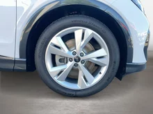Audi Q4 e-tron 45 e-tron in Gletscherweiss metallic
