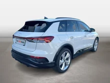 Audi Q4 e-tron 45 e-tron in Gletscherweiss metallic