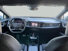 Audi Q4 e-tron 45 e-tron in Gletscherweiss metallic