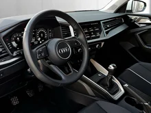 Audi A1 Sportback 30 TFSI intense in Cortinaweiss
