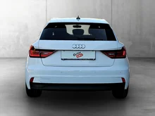 Audi A1 Sportback 30 TFSI intense in Cortinaweiss