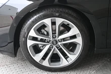 Audi A3 Limousine 30 TFSI advanced in 0E Mythosschwarz Metallic
