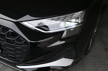 Audi A3 Limousine 30 TFSI advanced in 0E Mythosschwarz Metallic