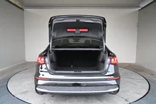 Audi A3 Limousine 30 TFSI advanced in 0E Mythosschwarz Metallic