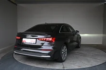 Audi A3 Limousine 30 TFSI advanced in 0E Mythosschwarz Metallic