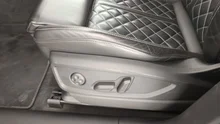 Audi Q5 55 TFSI e quattro Sport in GLETSCHERWEISS METALLIC