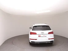 Audi Q5 55 TFSI e quattro Sport in GLETSCHERWEISS METALLIC
